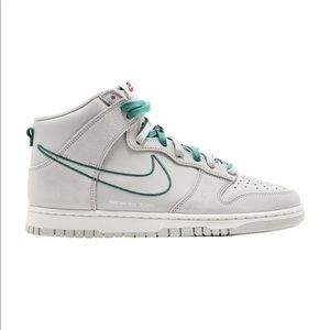 (SOLD) Nike Dunk Hi SE (DH0960 001) First Use Sail, NEW
